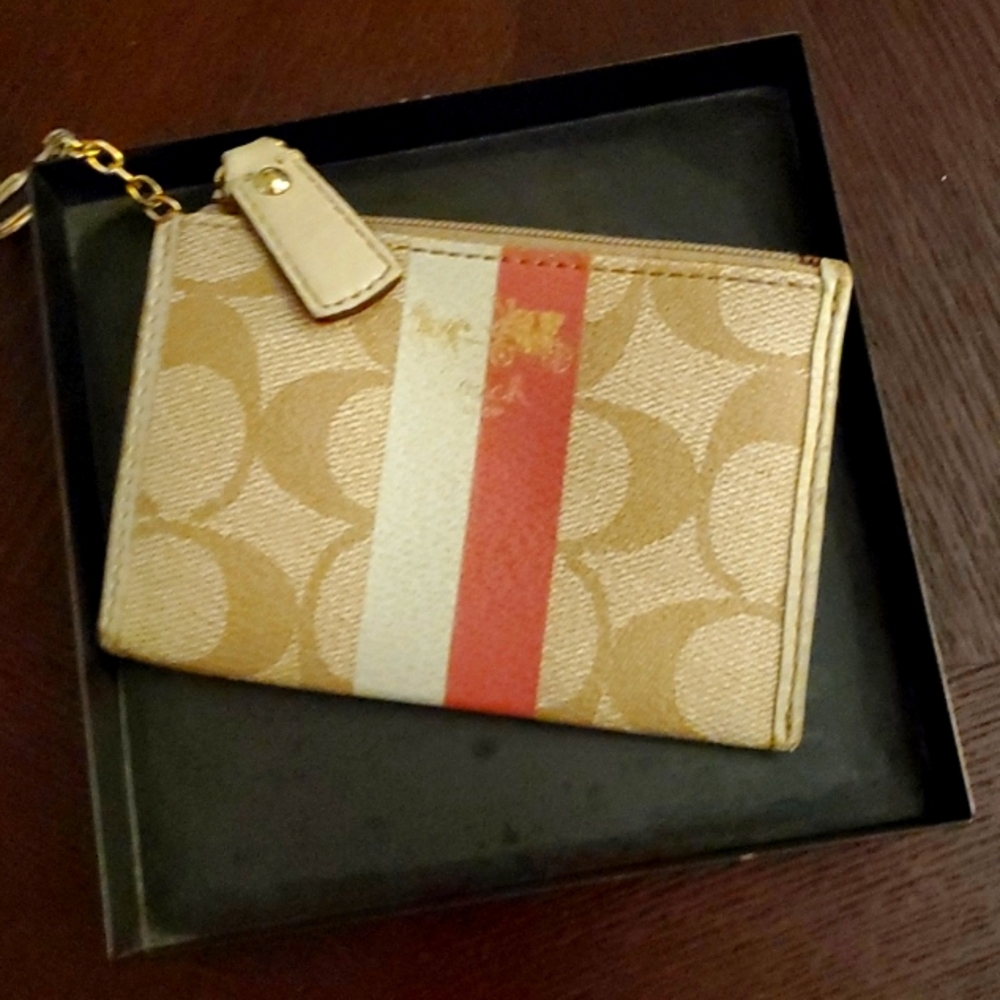 EUC, Coach Change Purse + Keychain with Side Pocket